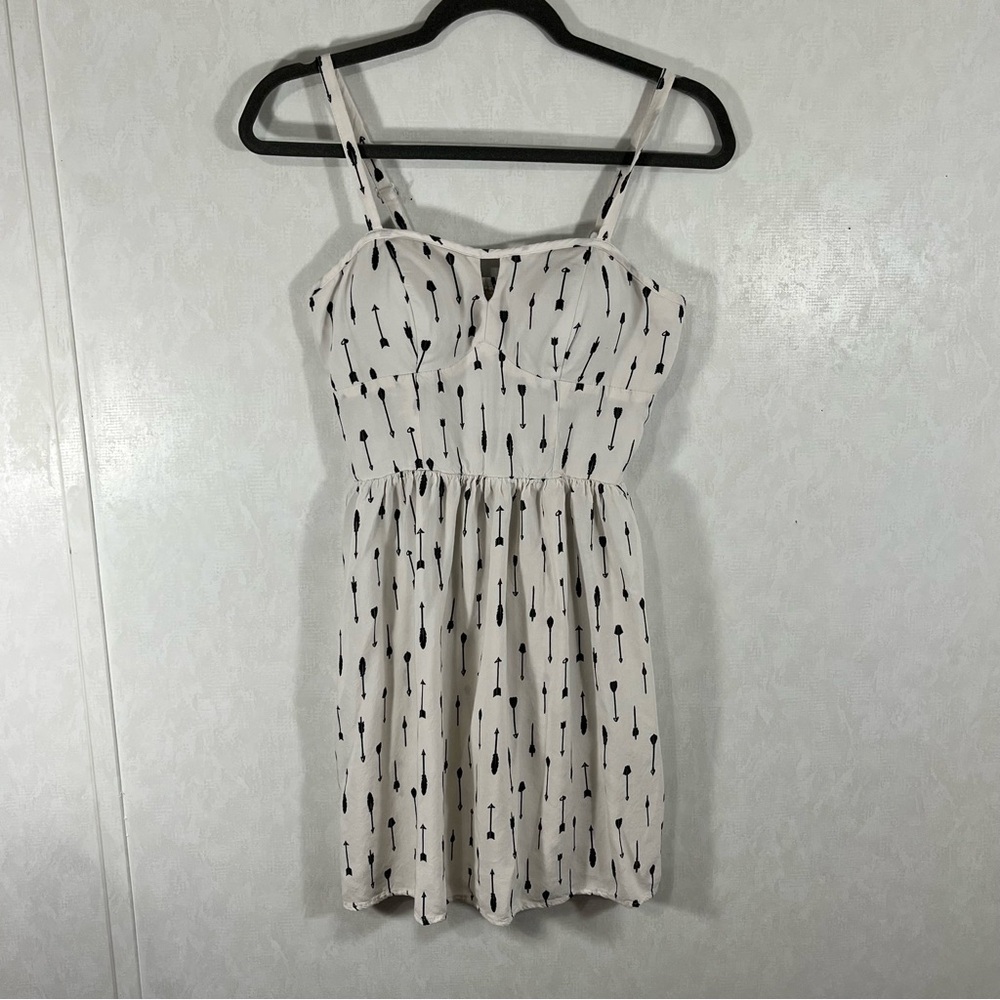 AUW White with Black Arrow Design Mini Sundress with Spaghetti Straps